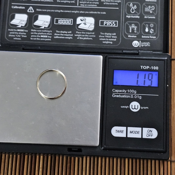 10k Yellow Gold Band Ring - Picture 8 of 8